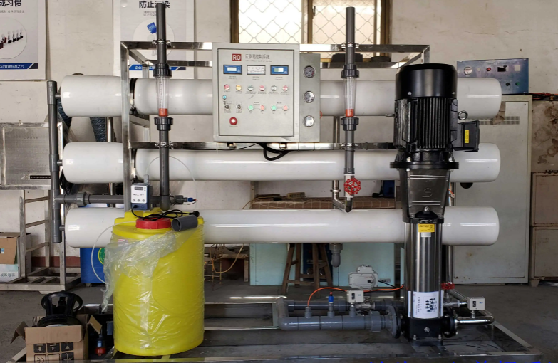 1-10噸小型<a href=http://www.hbcq.com.cn/fstcjssb/ target=_blank class=infotextkey>反滲透凈水設備</a>