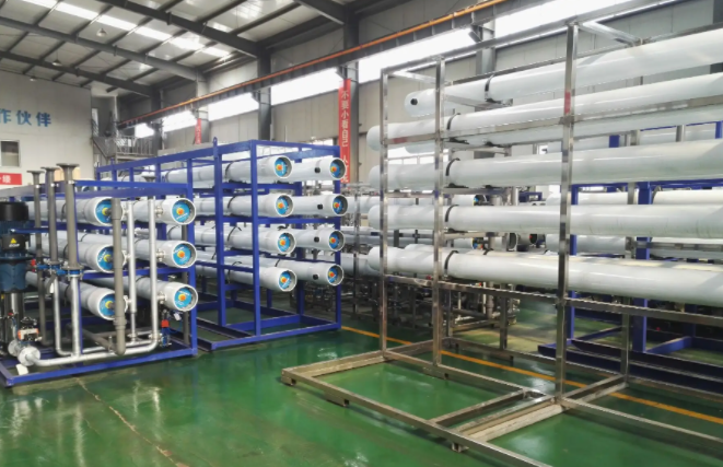 工業<a href=http://www.hbcq.com.cn/fstcjssb/ target=_blank class=infotextkey>反滲透凈水設備</a>展示